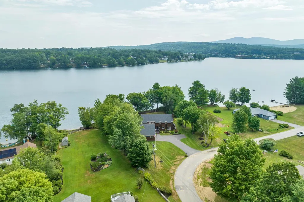 16 Driftwood Drive Laconia NH 03246