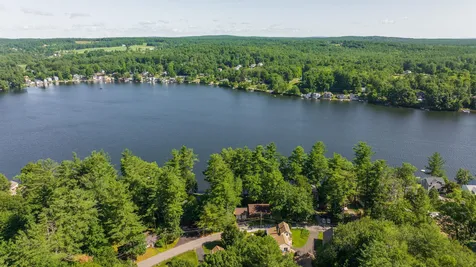 20 Beaver Lake Avenue Derry NH 03038