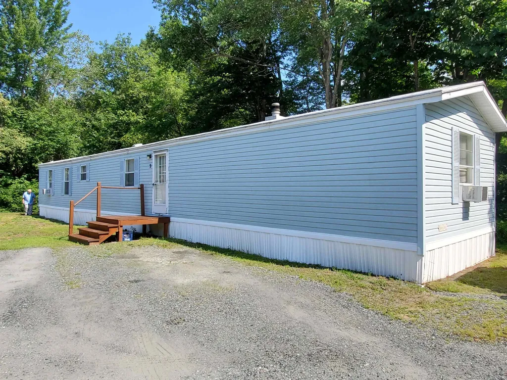 9 Goodwin Lane Canaan NH 03741