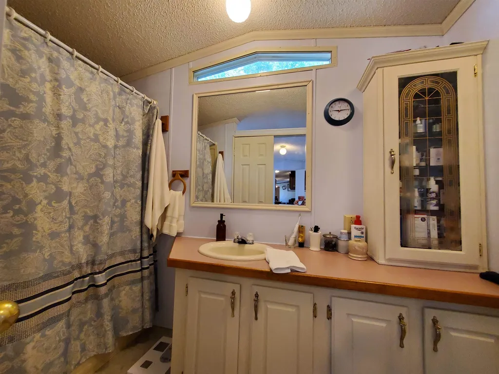 9 Goodwin Lane Canaan NH 03741