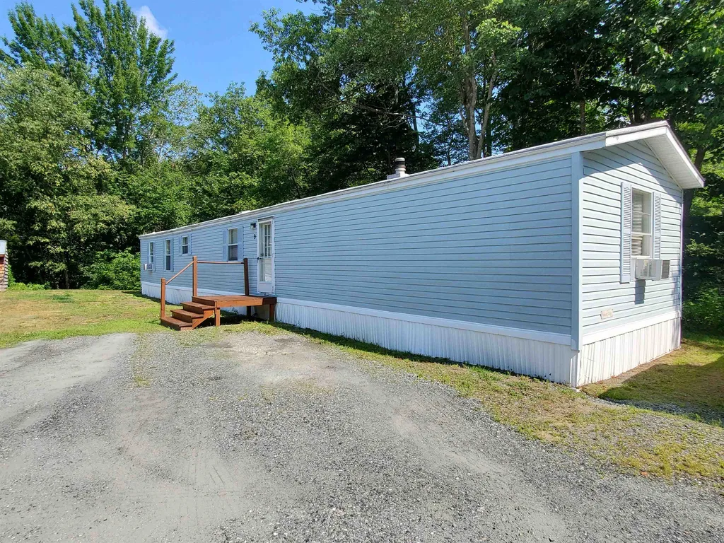 9 Goodwin Lane Canaan NH 03741