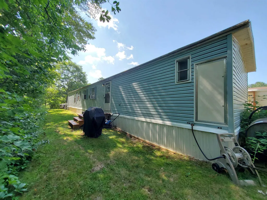 9 Goodwin Lane Canaan NH 03741