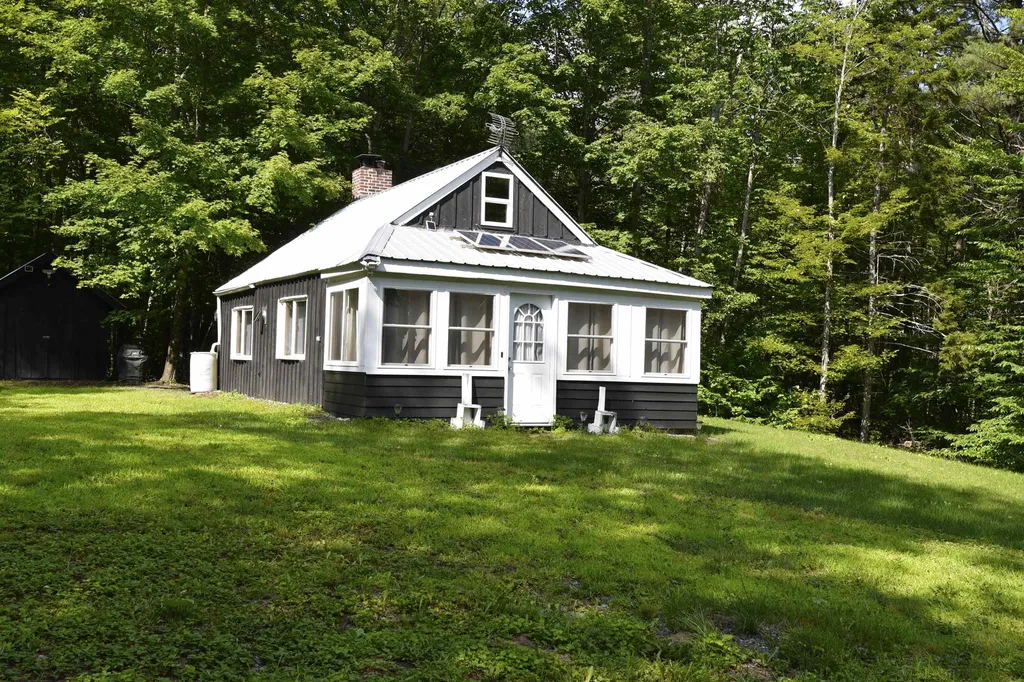 12 Hopkins Road Chelsea VT 05038