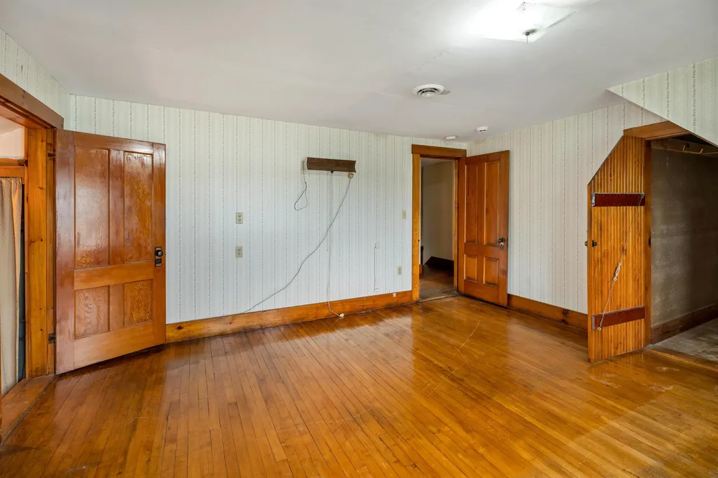 29 Main Street Alton NH 03809