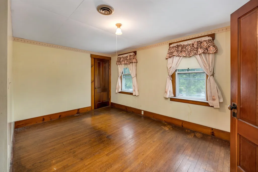 29 Main Street Alton NH 03809