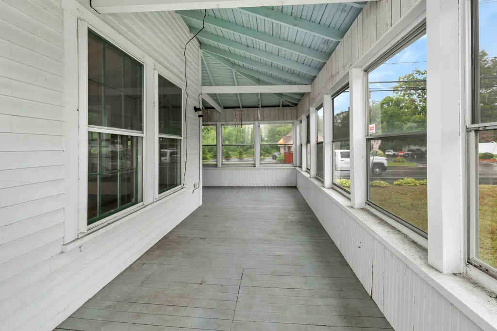 29 Main Street Alton NH 03809