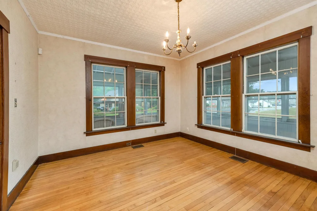 29 Main Street Alton NH 03809