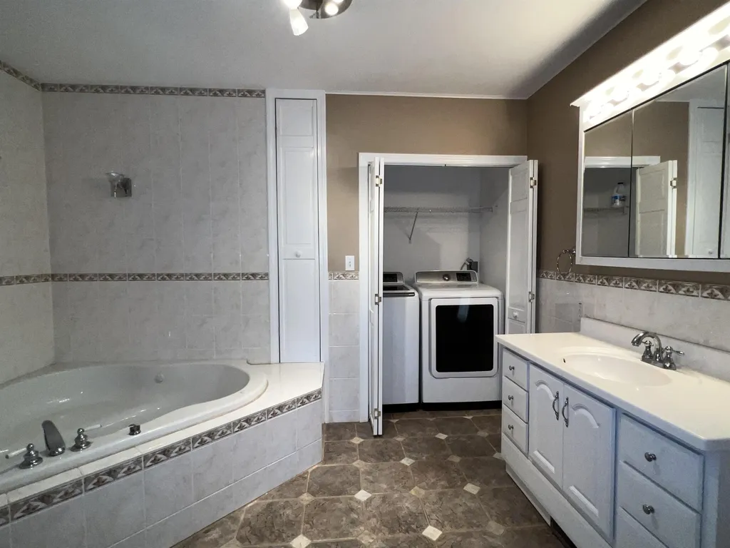 16 Margo Lane Tamworth NH 03817
