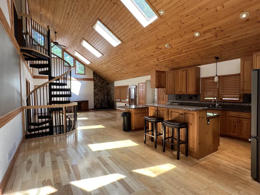 16 Margo Lane Tamworth NH 03817