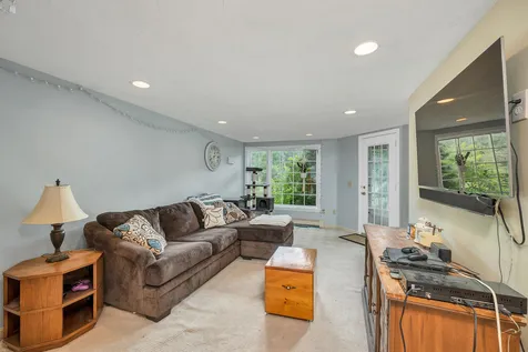 8 Linden Circle Laconia NH 03246