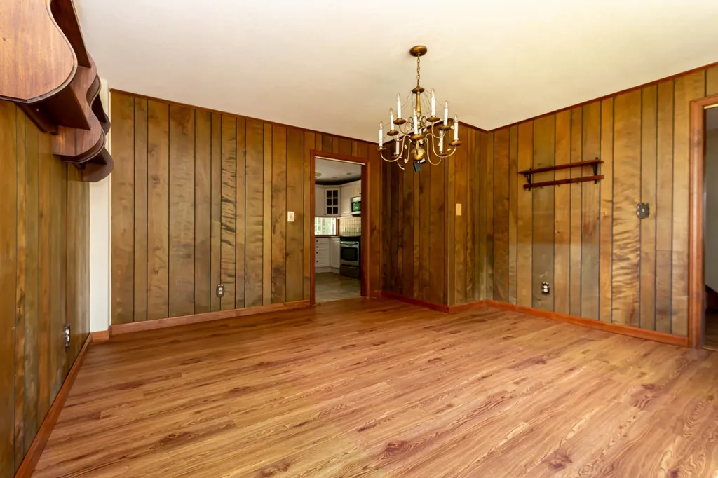 12 Pleasant Drive Londonderry NH 03053