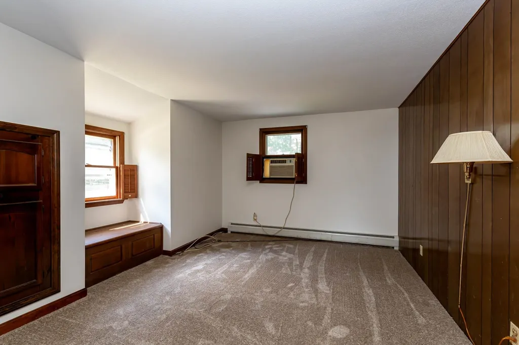 12 Pleasant Drive Londonderry NH 03053