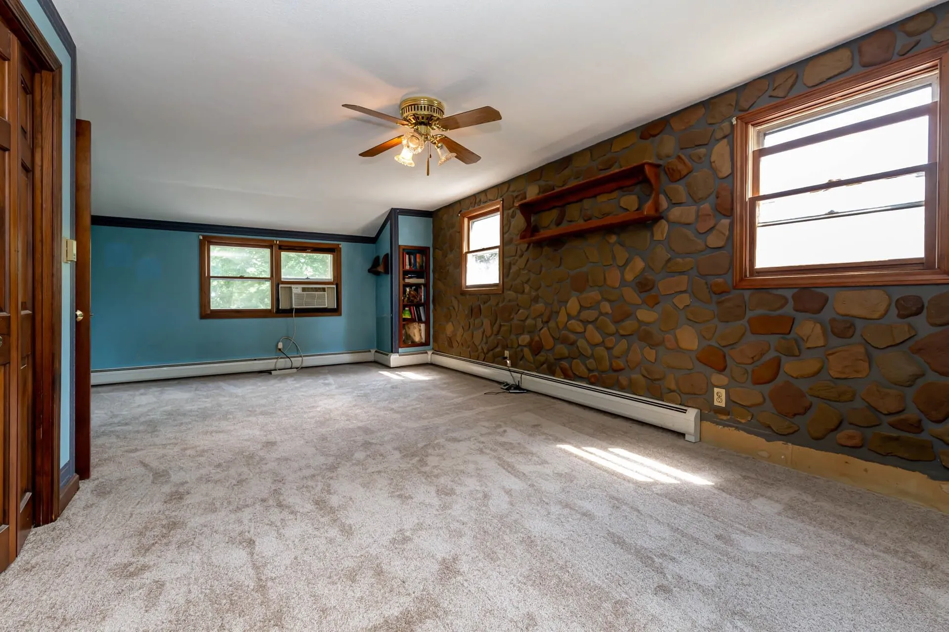 12 Pleasant Drive Londonderry NH 03053
