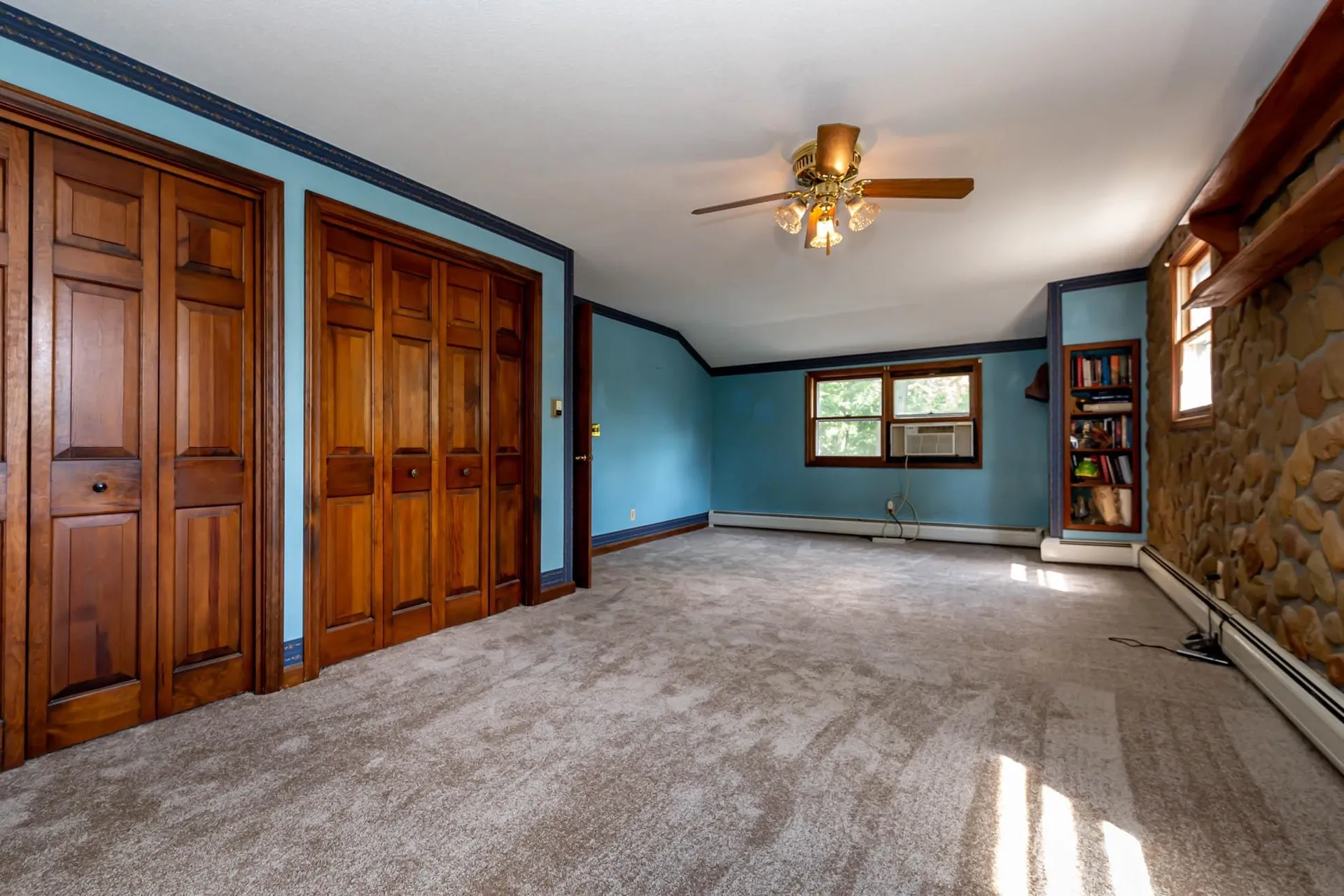 12 Pleasant Drive Londonderry NH 03053
