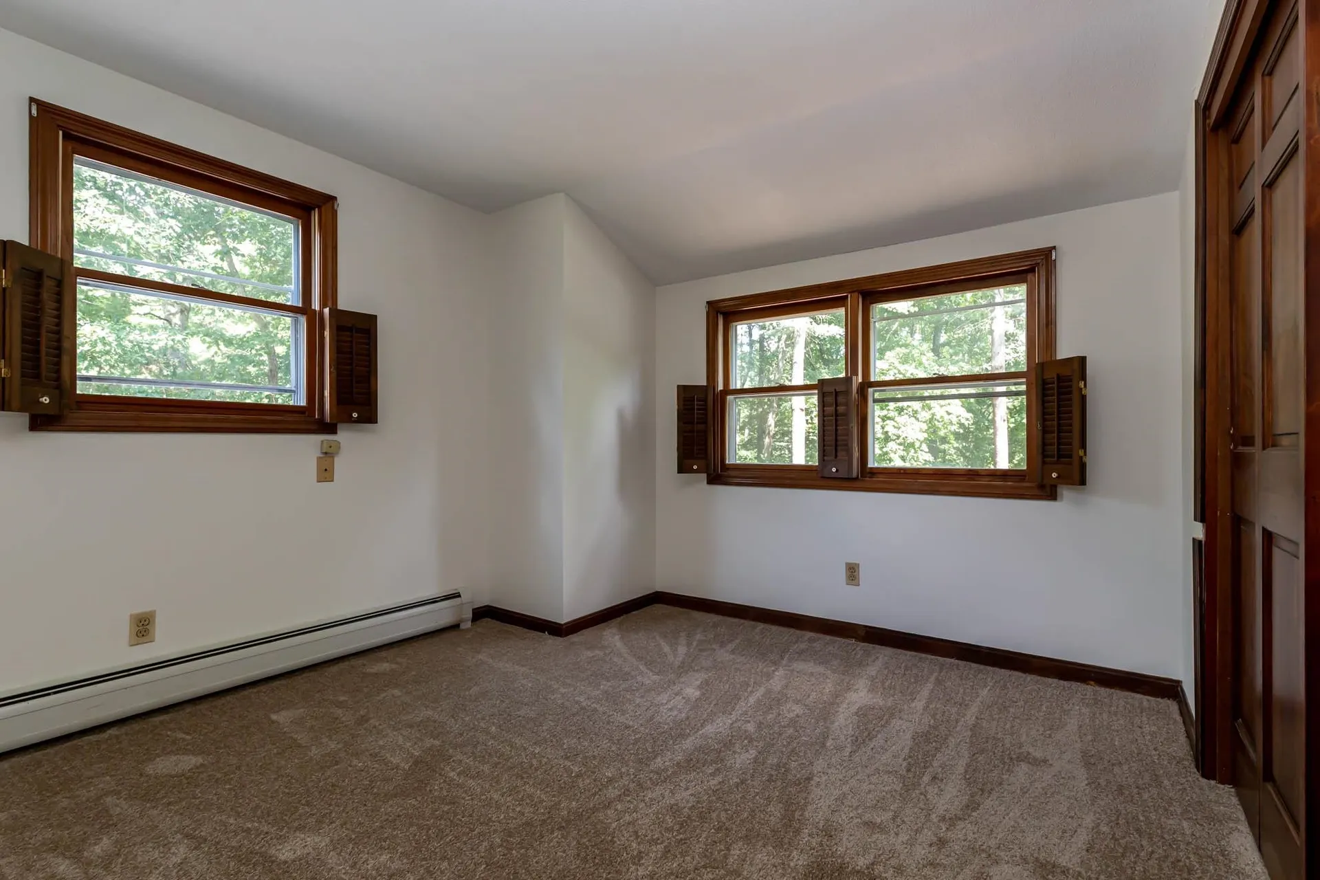 12 Pleasant Drive Londonderry NH 03053