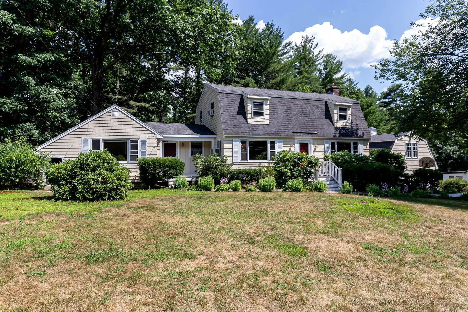 12 Pleasant Drive Londonderry NH 03053