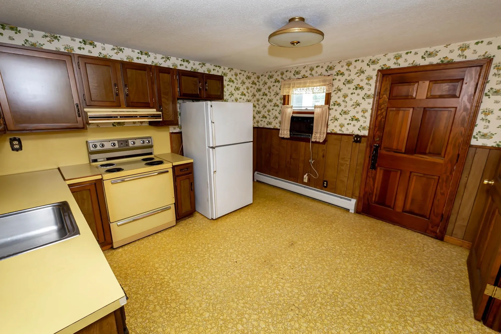 12 Pleasant Drive Londonderry NH 03053