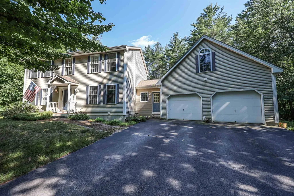 9 Mayhew Drive Candia NH 03034