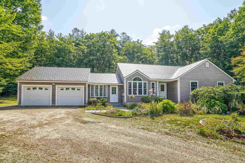 932 River Road Weare NH 03281