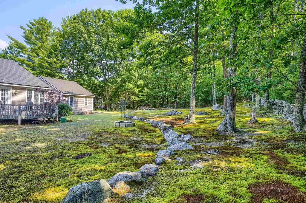 932 River Road Weare NH 03281