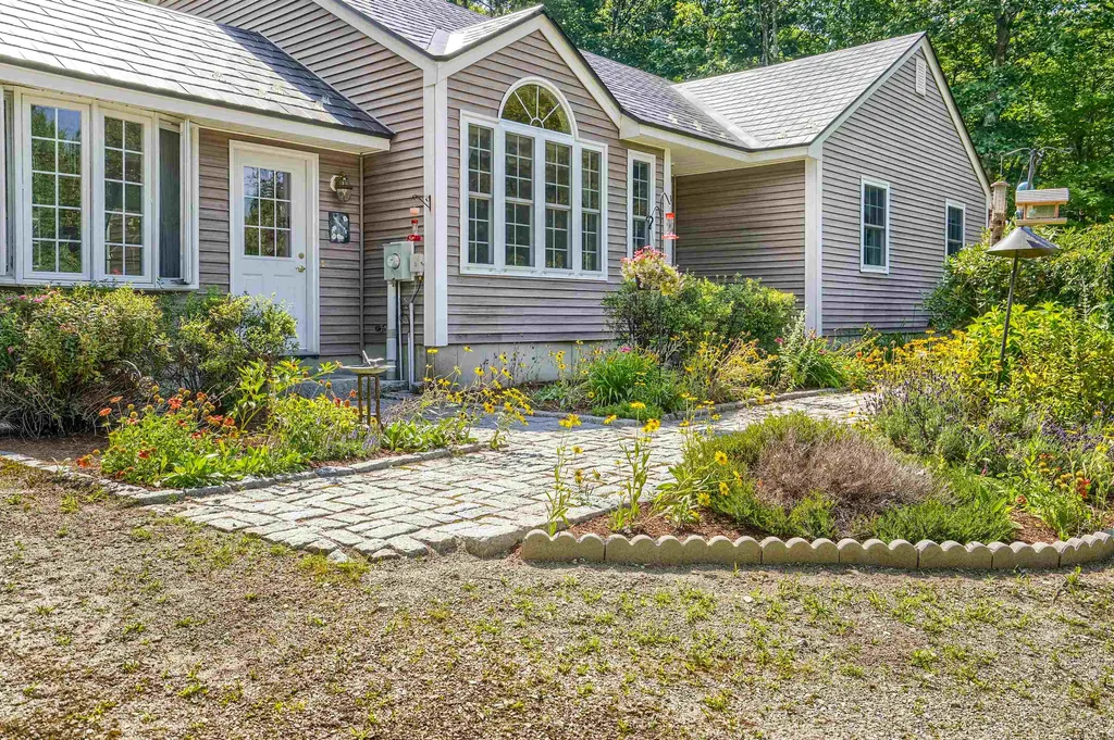 932 River Road Weare NH 03281