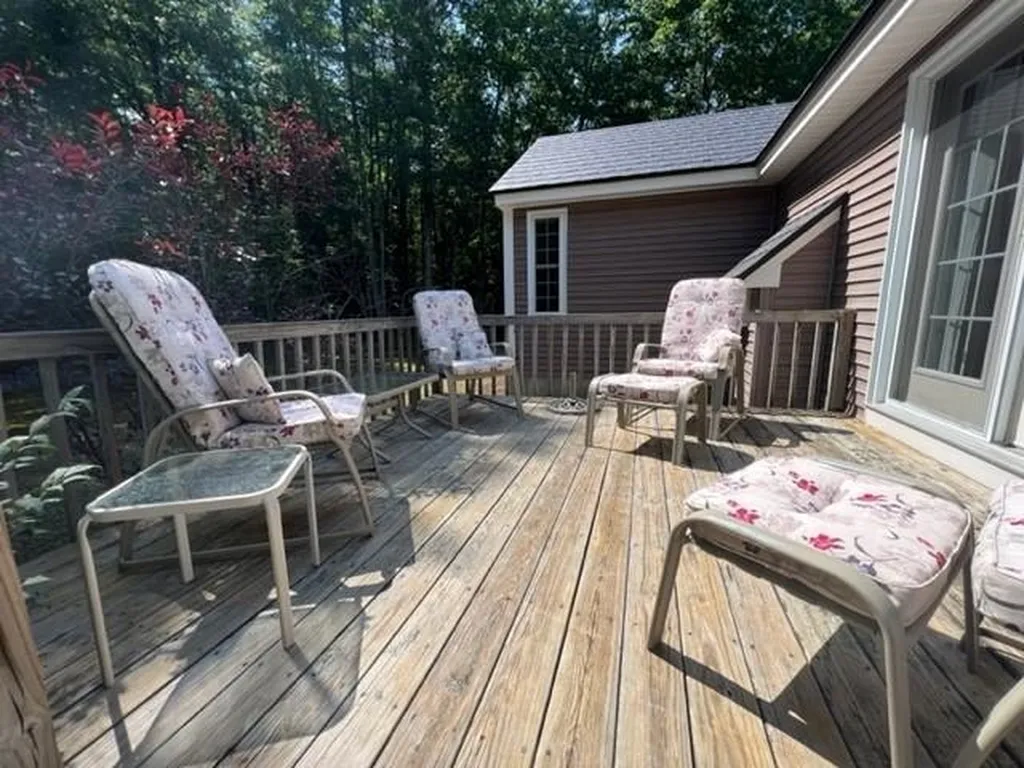 932 River Road Weare NH 03281