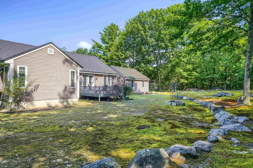 932 River Road Weare NH 03281