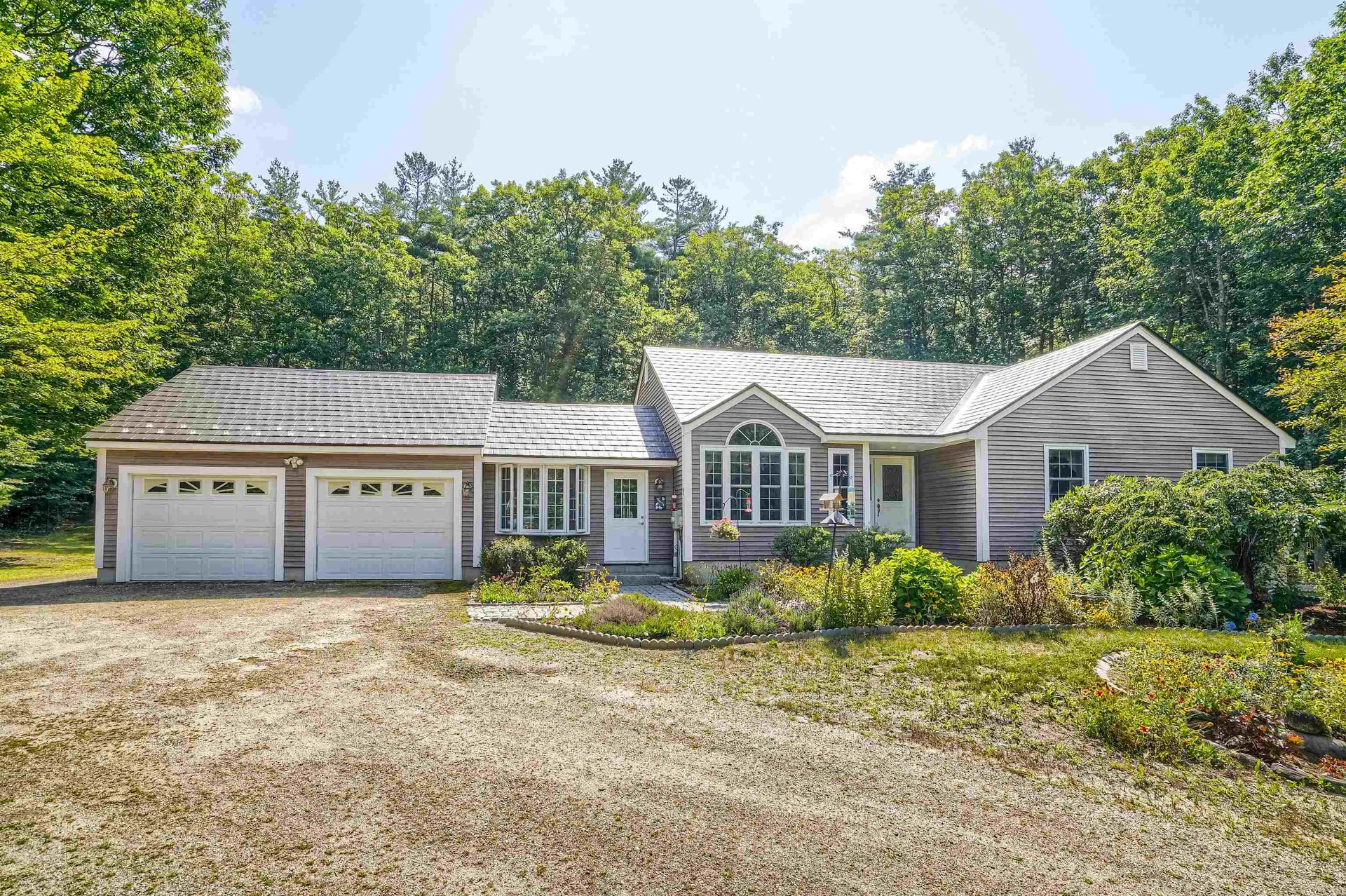 932 River Road Weare NH 03281