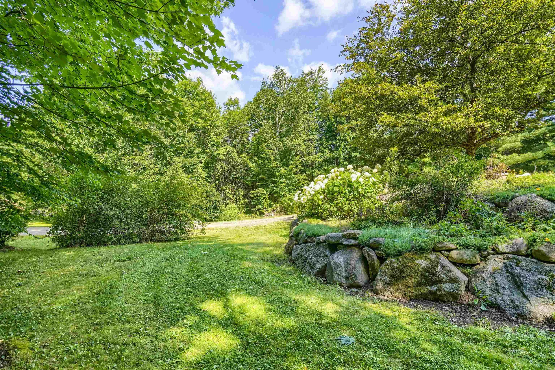 932 River Road Weare NH 03281
