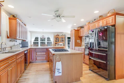 932 River Road Weare NH 03281