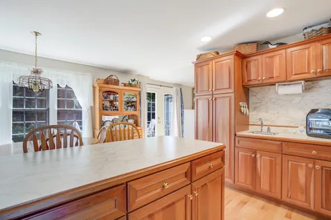 932 River Road Weare NH 03281