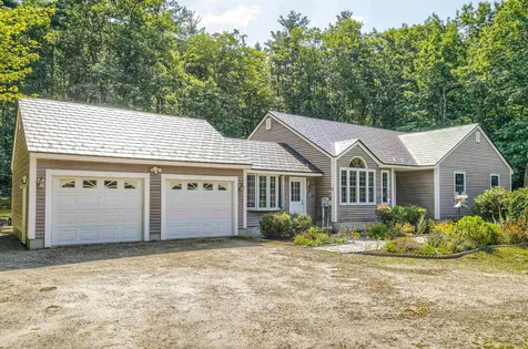 932 River Road Weare NH 03281