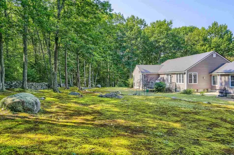 932 River Road Weare NH 03281