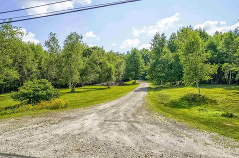 932 River Road Weare NH 03281