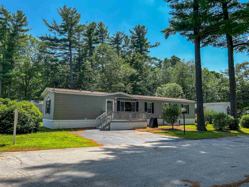 16 Colonial Village Somersworth NH 03878