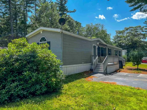 16 Colonial Village Somersworth NH 03878