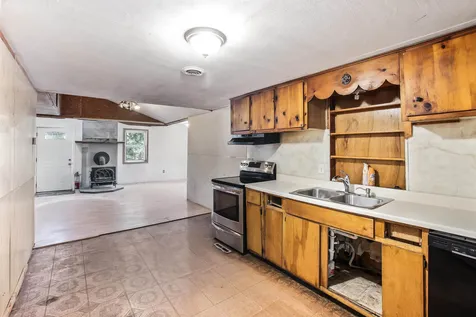 17 Ferndale Road Raymond NH 03077