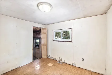 17 Ferndale Road Raymond NH 03077