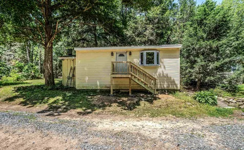 17 Ferndale Road Raymond NH 03077