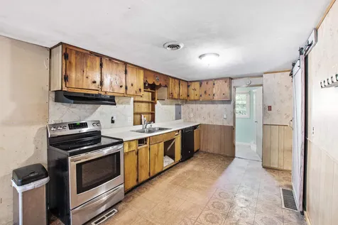 17 Ferndale Road Raymond NH 03077