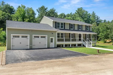 11 Clark Avenue Salem NH 03079