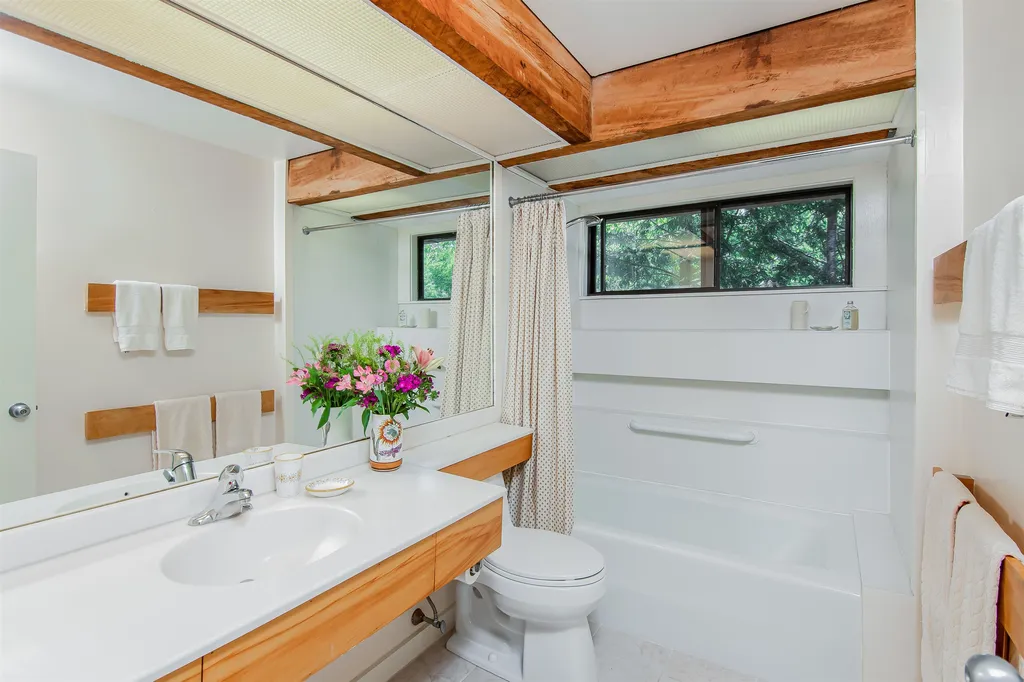 122 Redrock Drive Burlington VT 05401