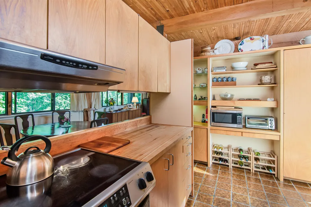 122 Redrock Drive Burlington VT 05401