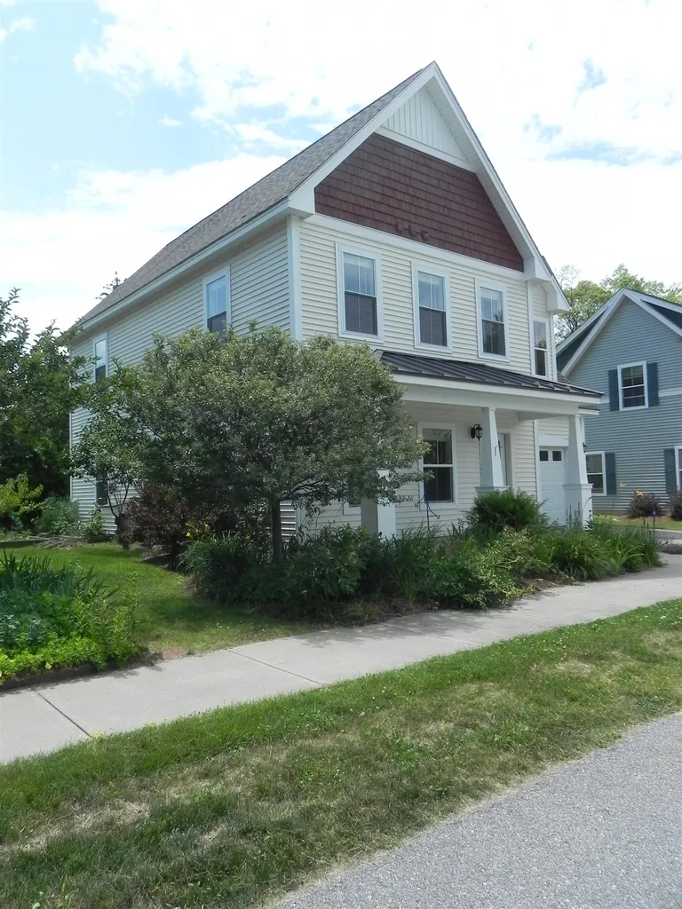 5 Roscoe Court Essex Junction VT 05452