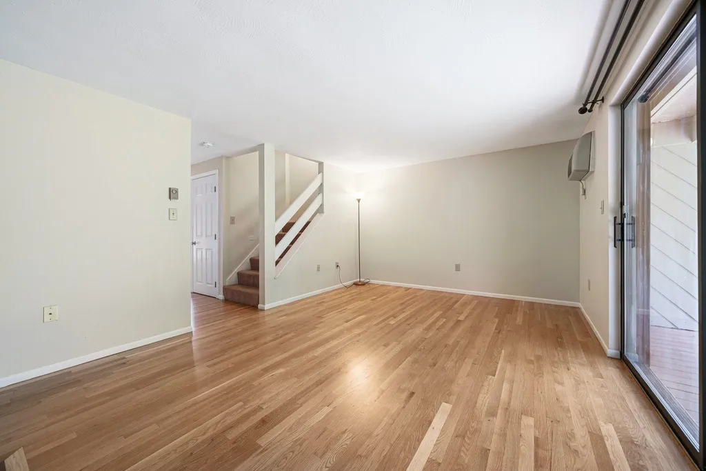 17 Pimlico Court Bedford NH 03110