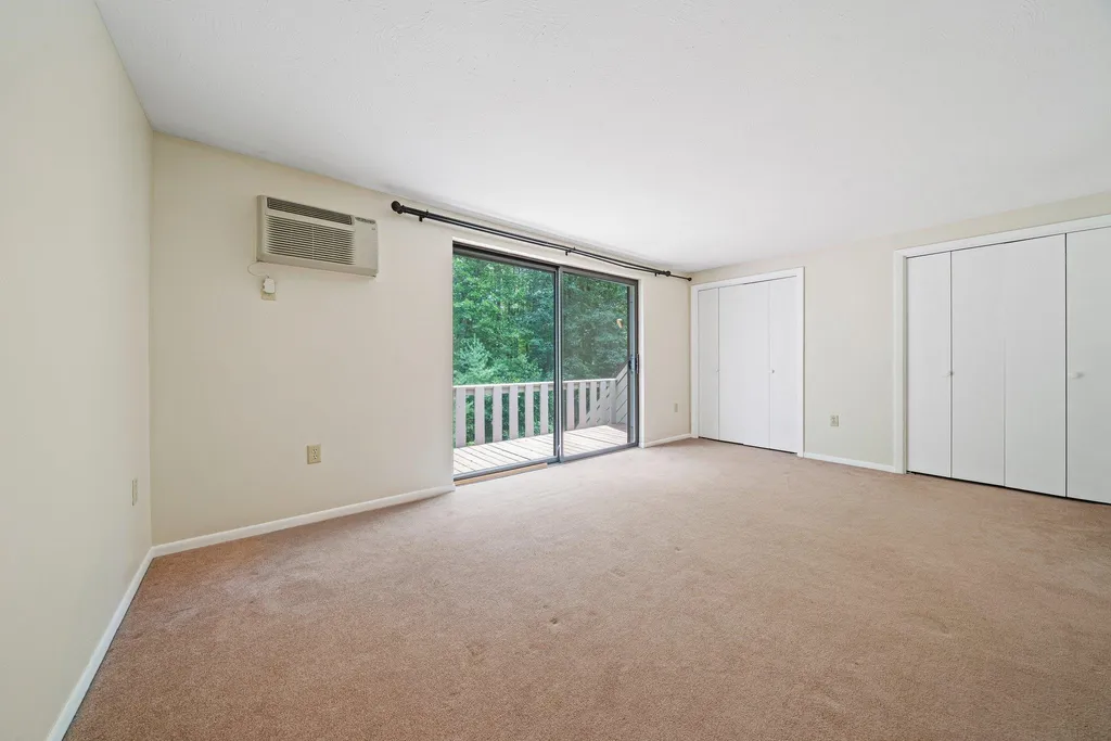 17 Pimlico Court Bedford NH 03110