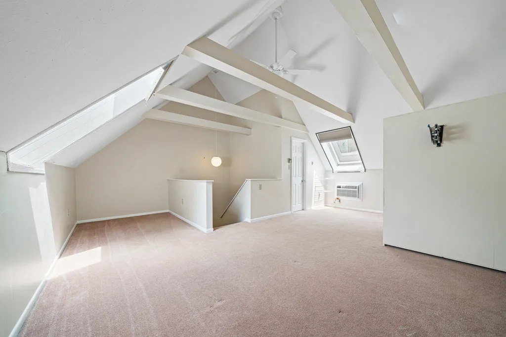 17 Pimlico Court Bedford NH 03110