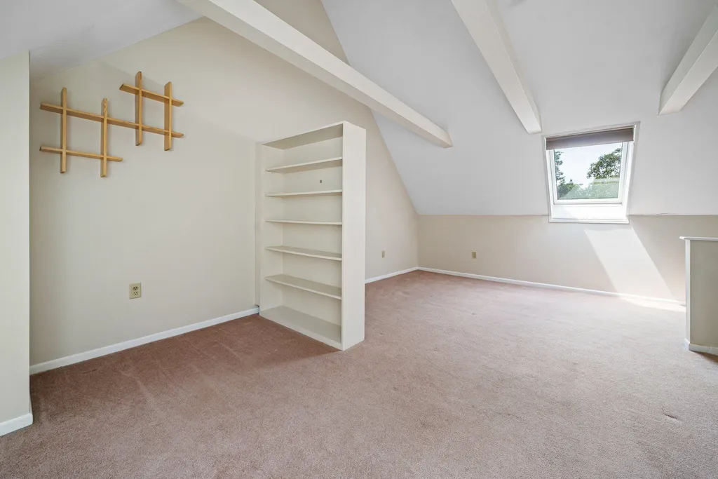 17 Pimlico Court Bedford NH 03110