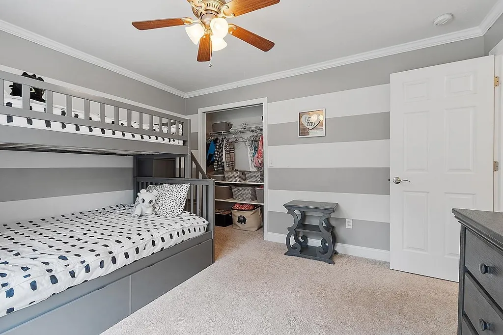 51 Glastombury Drive Sandown NH 03873