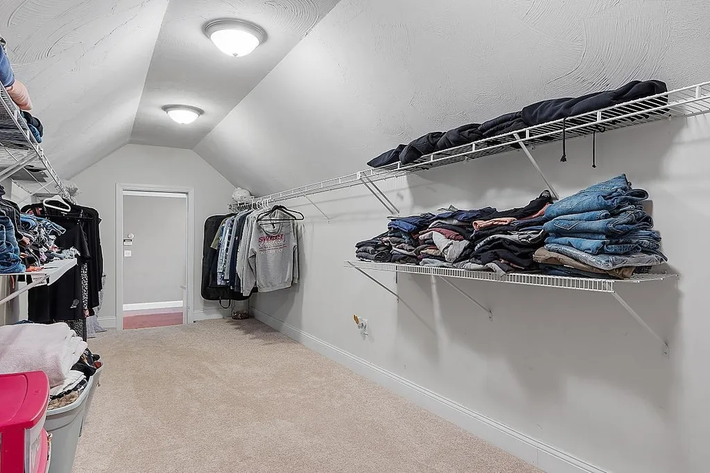 51 Glastombury Drive Sandown NH 03873